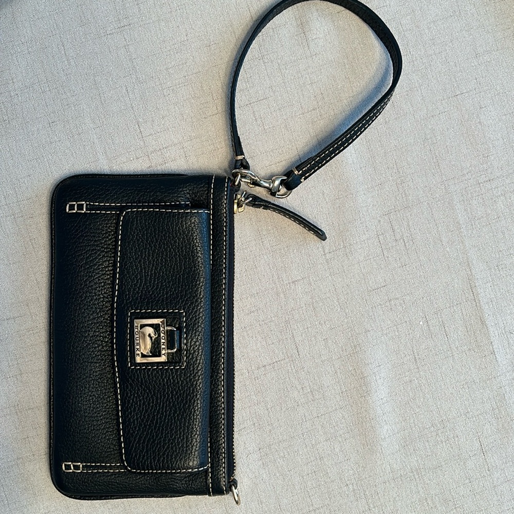 Beautiful Dooney and Bourke wristlet